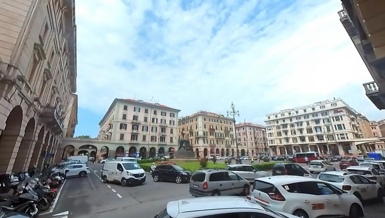 Tra Centro E Mare - Intero Appartamento Con Parcheggio Σαβόνα Εξωτερικό φωτογραφία